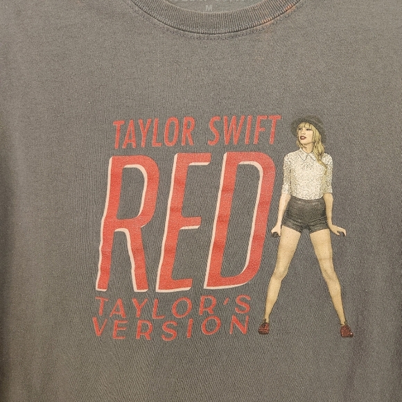 Taylor Swift Official Merch RED Album Taylors Version TV T-Shirt Womens Medium - Picture 2 of 10